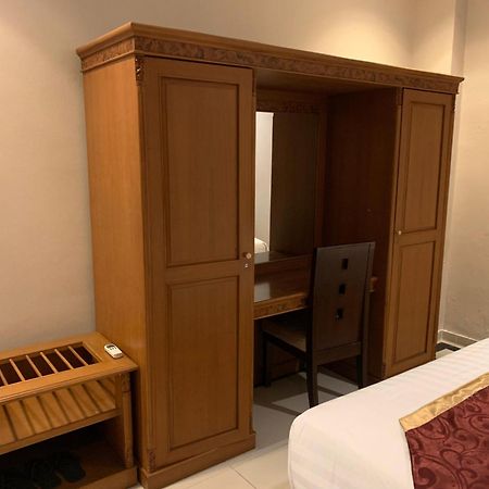 Enhaii Hotel Бандунг Екстериор снимка