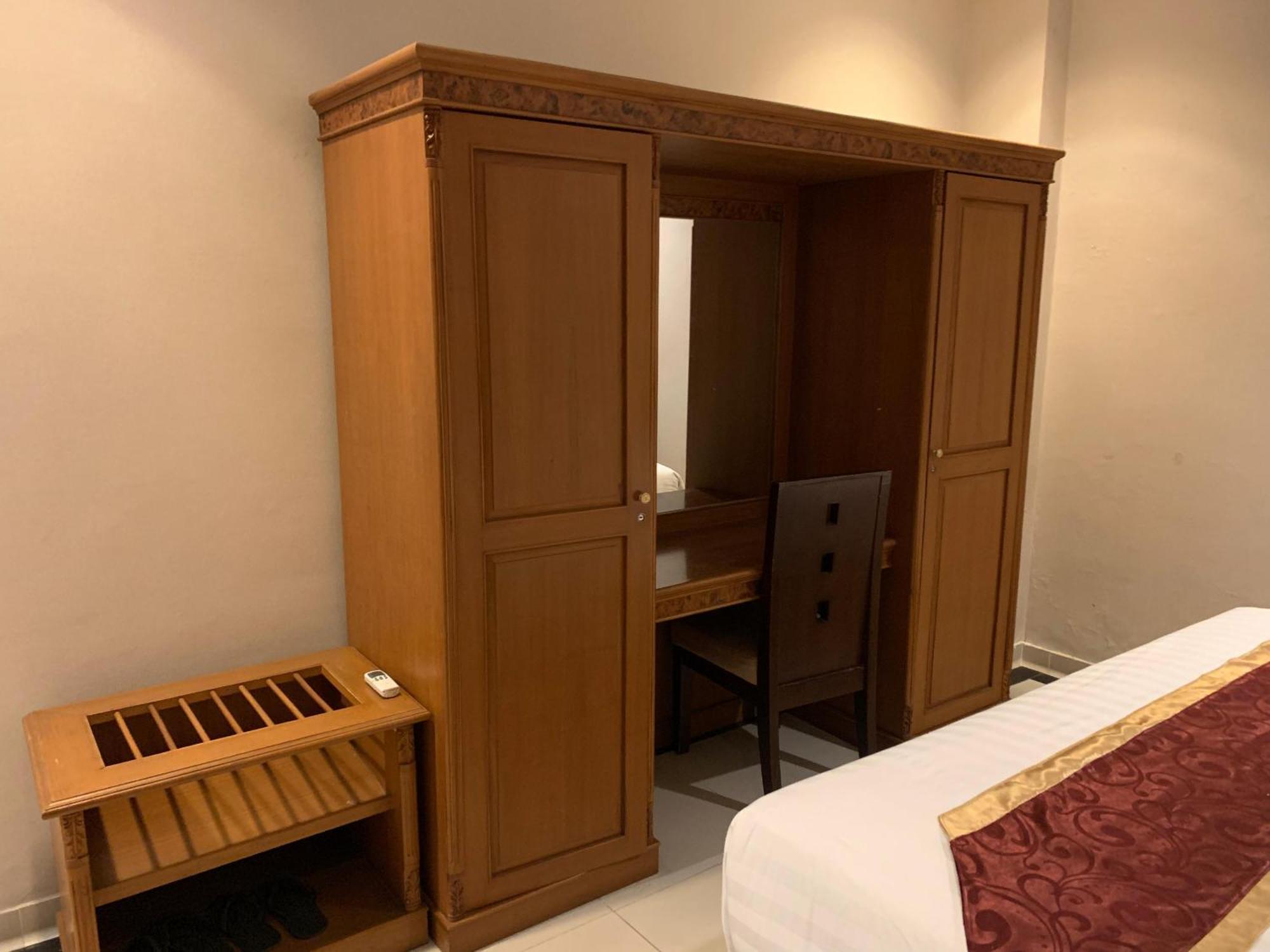 Enhaii Hotel Бандунг Екстериор снимка