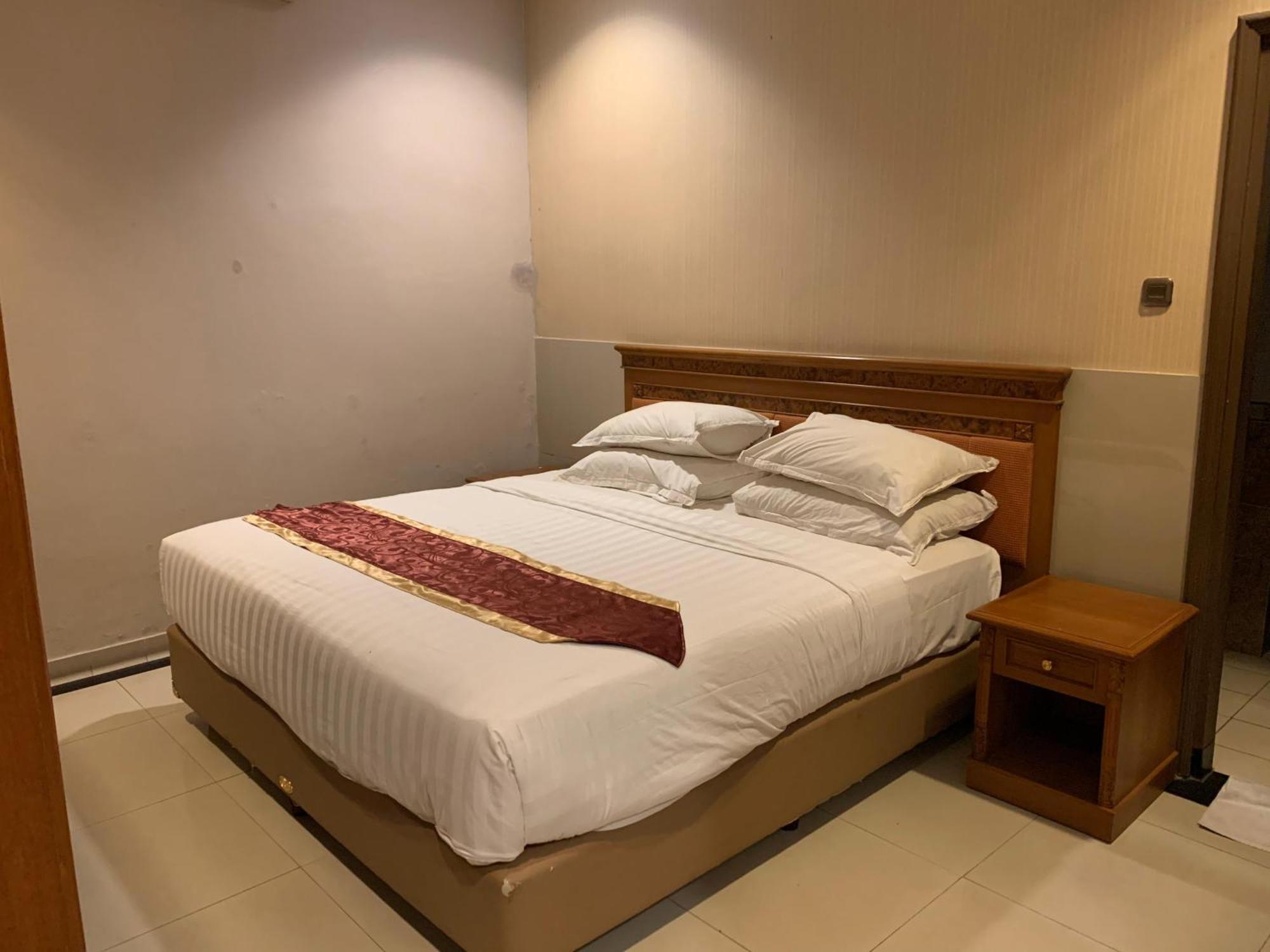 Enhaii Hotel Бандунг Екстериор снимка
