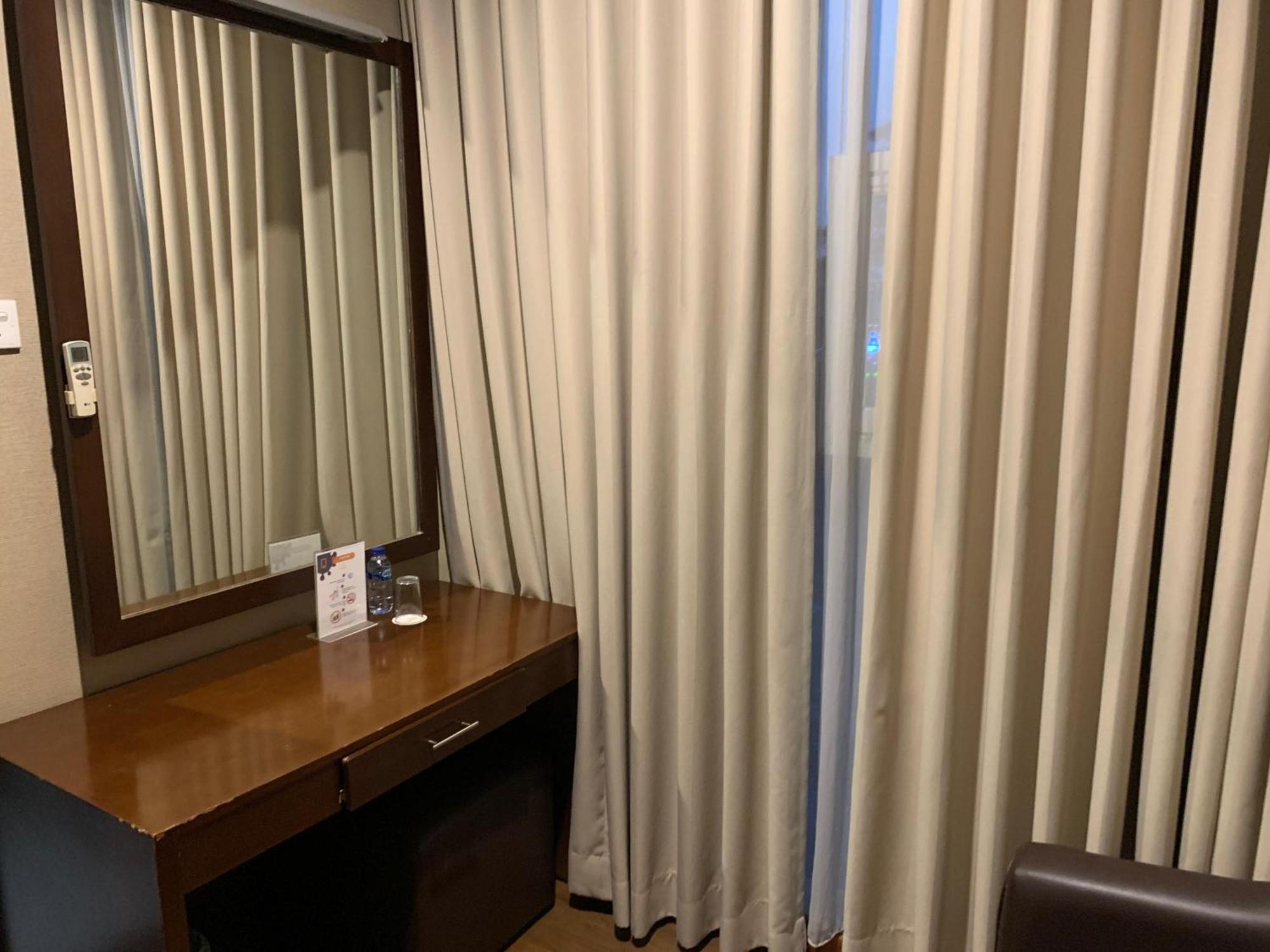 Enhaii Hotel Бандунг Екстериор снимка