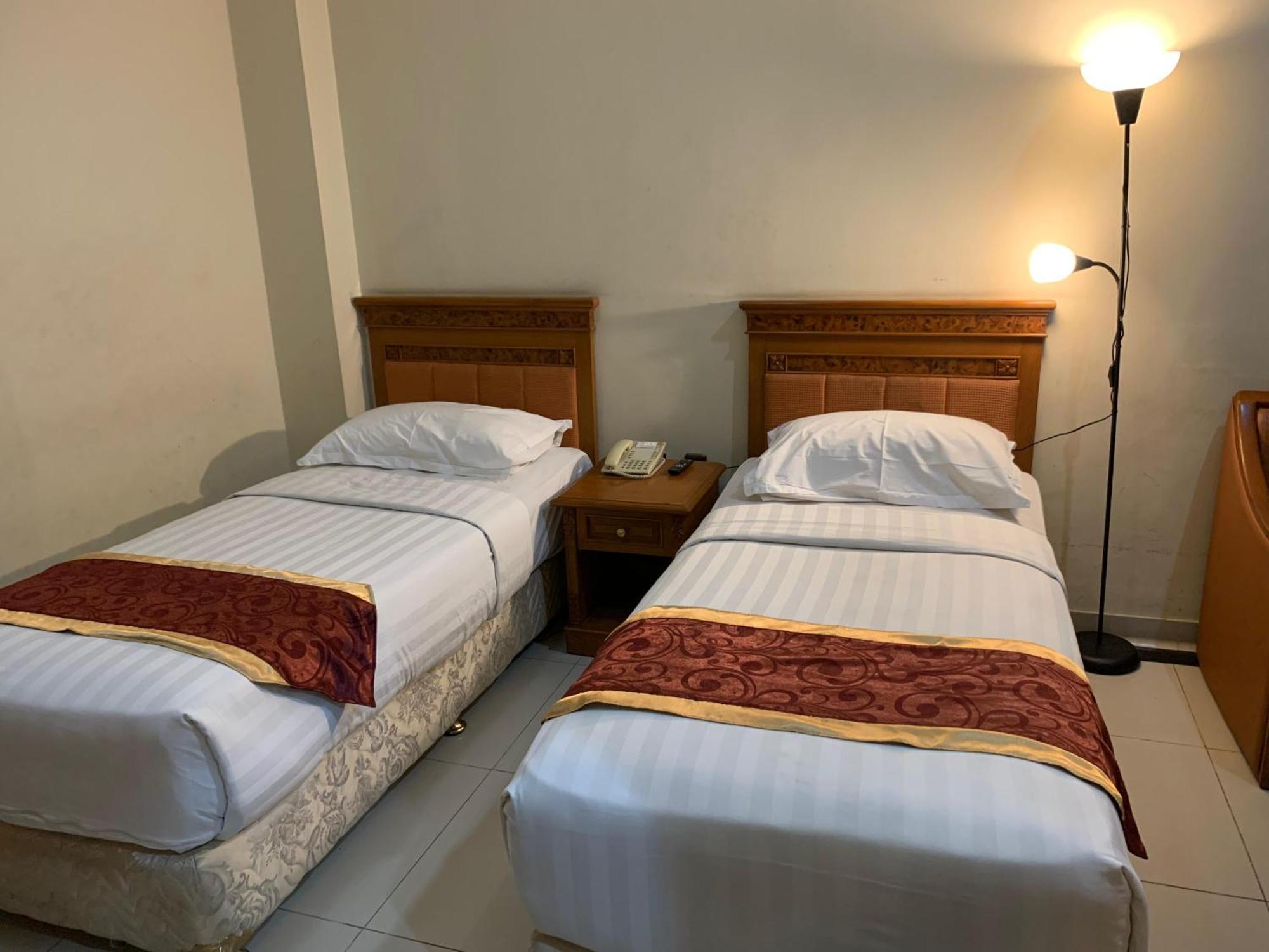 Enhaii Hotel Бандунг Екстериор снимка