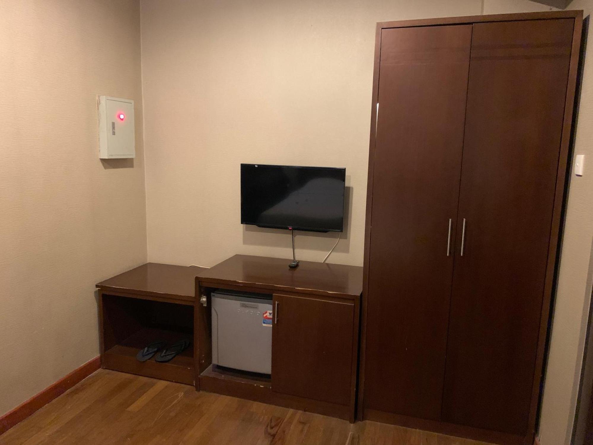 Enhaii Hotel Бандунг Екстериор снимка
